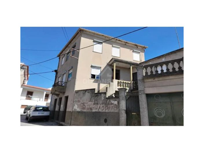 Image No.35-10 Bed House for sale