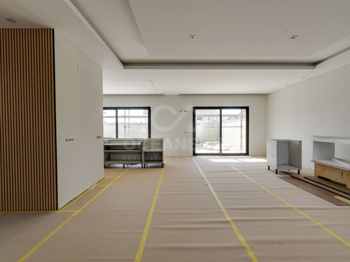 Image No.1-4 Bed House for sale