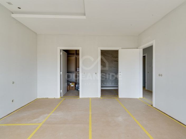 Image No.15-4 Bed House for sale