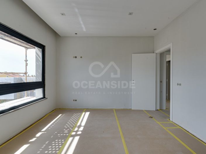 Image No.13-4 Bed House for sale