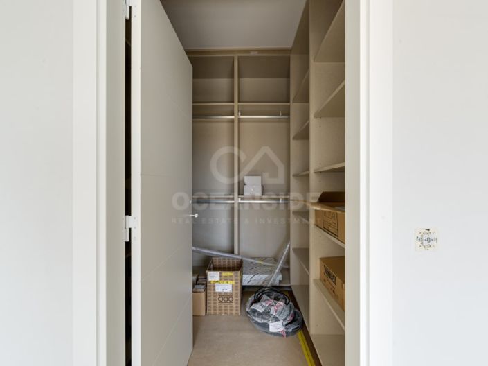 Image No.17-4 Bed House for sale