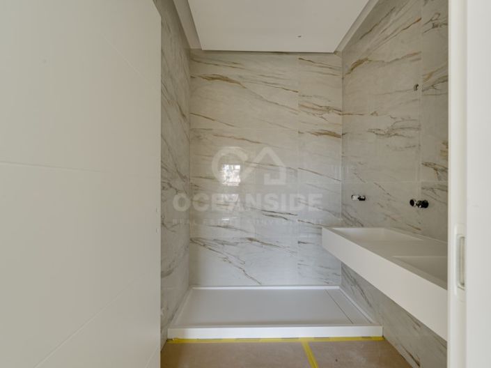 Image No.19-4 Bed House for sale