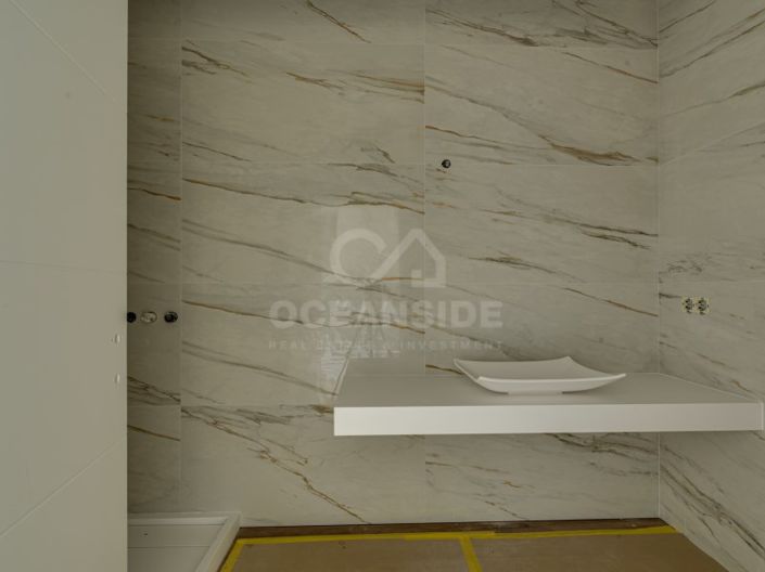 Image No.21-4 Bed House for sale