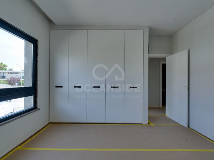 Image No.25-4 Bed House for sale