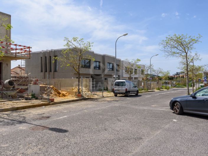 Image No.30-4 Bed House for sale