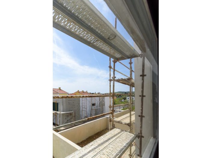 Image No.13-4 Bed House for sale