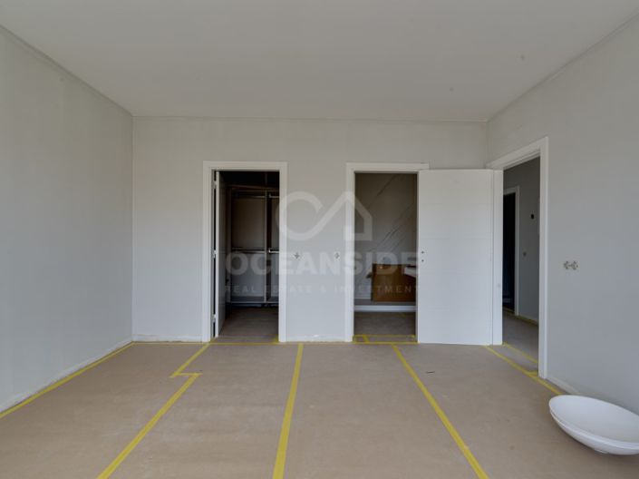 Image No.18-4 Bed House for sale