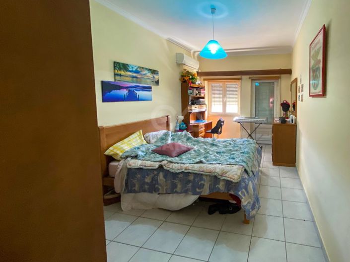 Image No.15-3 Bed House for sale