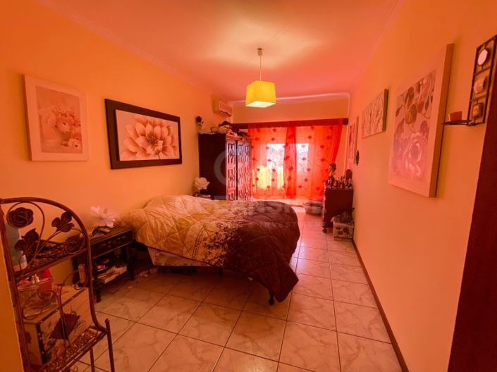 Image No.17-3 Bed House for sale