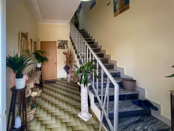 Image No.29-3 Bed House for sale