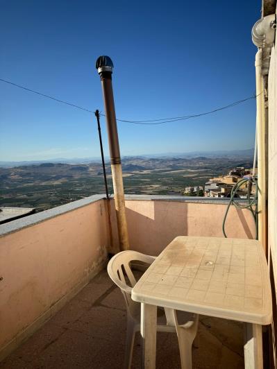 Image No.9-2 Bed Townhouse for sale