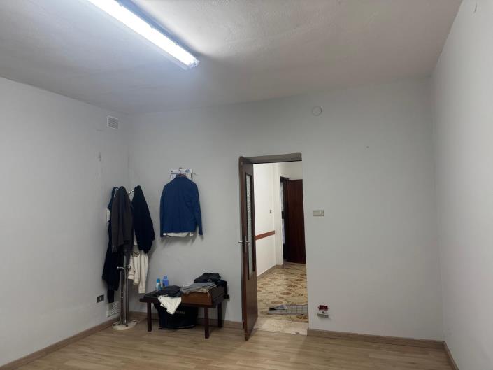 Image No.10-4 Bed Townhouse for sale