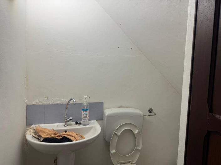 Image No.12-4 Bed Townhouse for sale