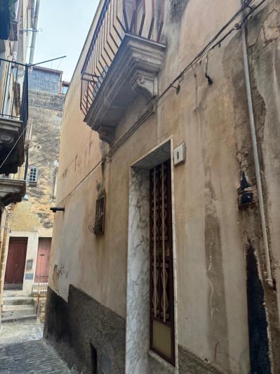 Image No.3-5 Bed Townhouse for sale