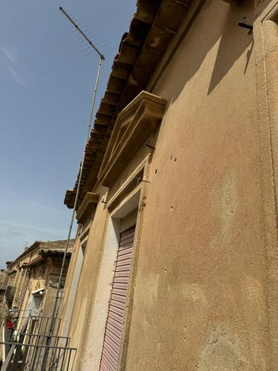 Image No.18-2 Bed Townhouse for sale