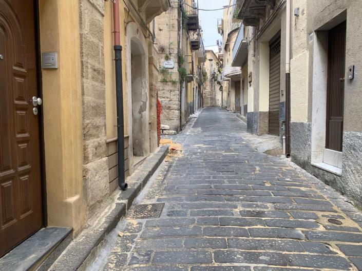 Image No.3-4 Bed Townhouse for sale