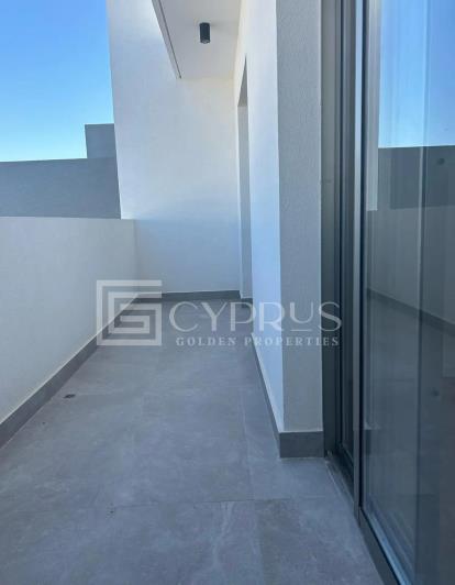 Image No.15-2 Bed Townhouse for sale