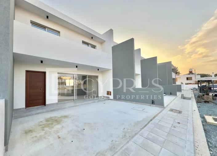 Image No.1-2 Bed Townhouse for sale