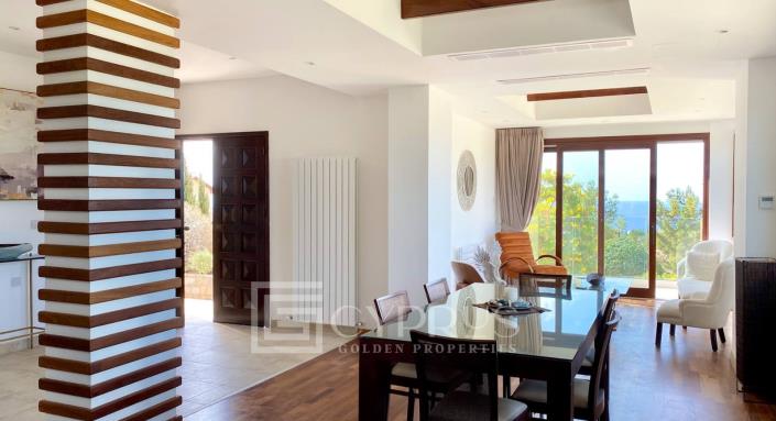 Image No.5-4 Bed Villa / Detached for sale