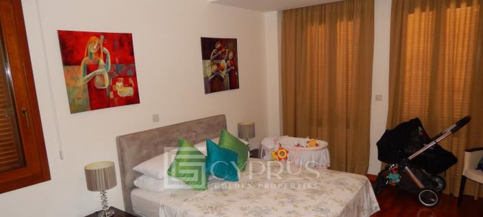 Image No.9-5 Bed Villa / Detached for sale