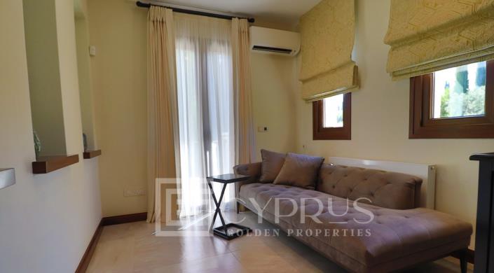 Image No.12-5 Bed Villa / Detached for sale