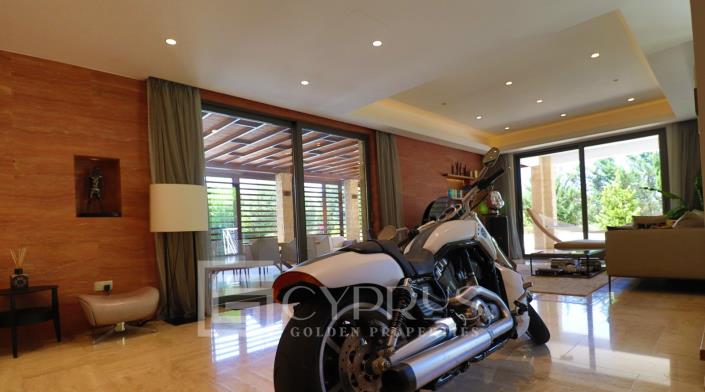 Image No.3-4 Bed Villa / Detached for sale