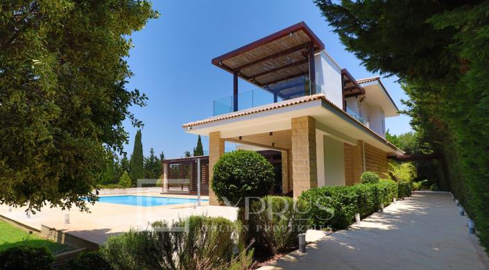 Image No.1-4 Bed Villa / Detached for sale
