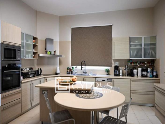 Image No.11-5 Bed Bungalow for sale