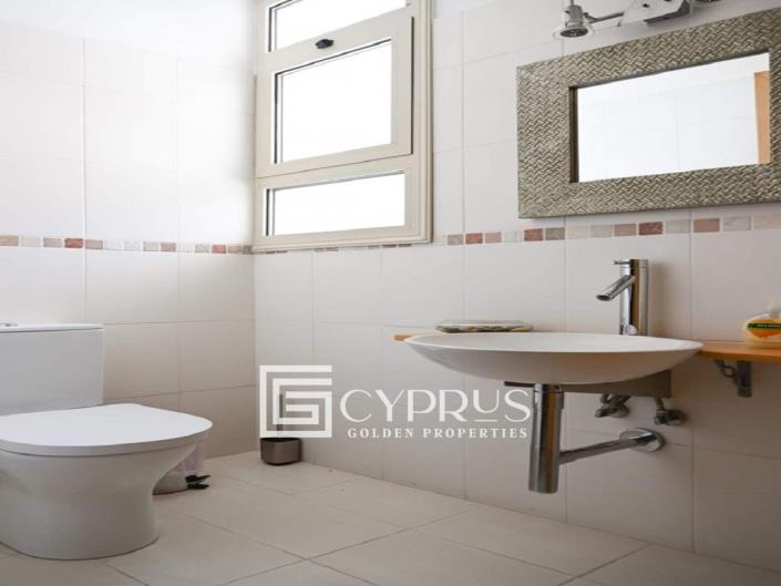 Image No.20-5 Bed Bungalow for sale