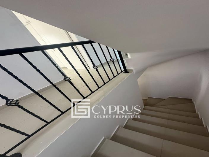 Image No.15-2 Bed House for sale