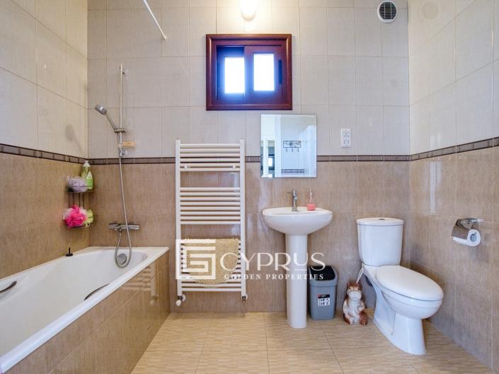 Image No.10-5 Bed House/Villa for sale