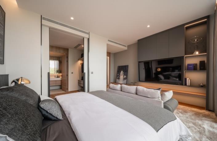 Image No.8-4 Bed House for sale