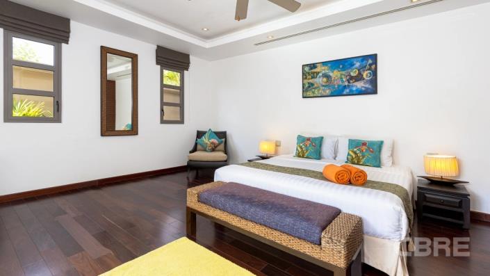 Image No.10-3 Bed Villa for sale