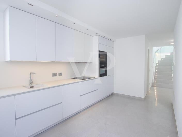 Image No.4-3 Bed Townhouse for sale