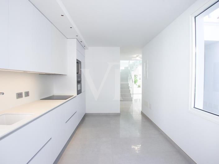 Image No.5-3 Bed Townhouse for sale