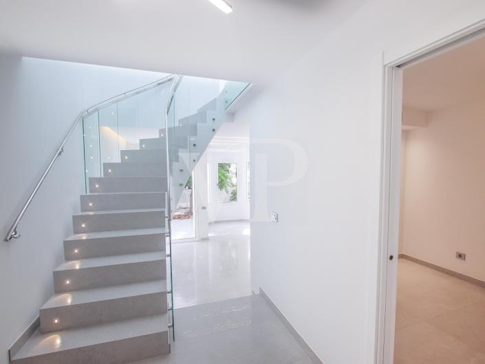 Image No.8-3 Bed Townhouse for sale