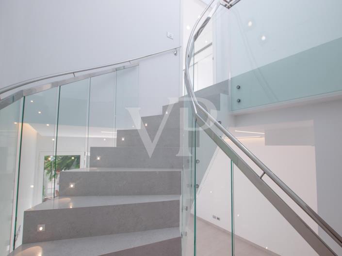 Image No.11-3 Bed Townhouse for sale