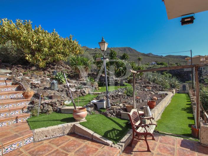 Image No.5-5 Bed Chalet for sale