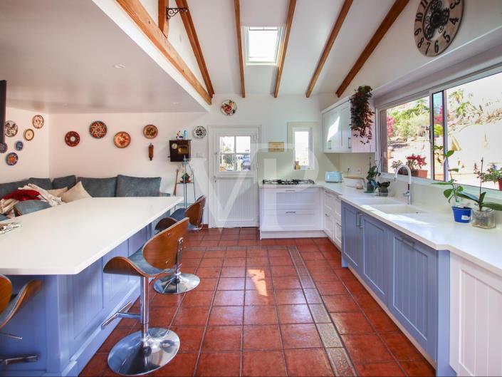 Image No.9-5 Bed Chalet for sale