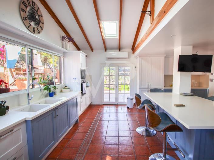 Image No.10-5 Bed Chalet for sale