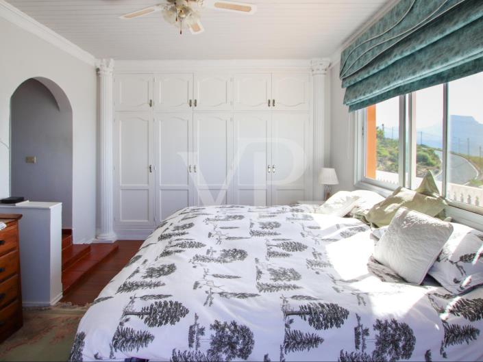 Image No.25-5 Bed Chalet for sale