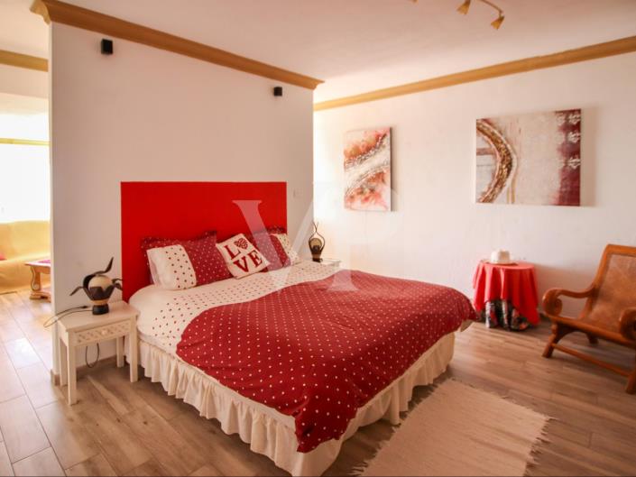 Image No.32-5 Bed Chalet for sale