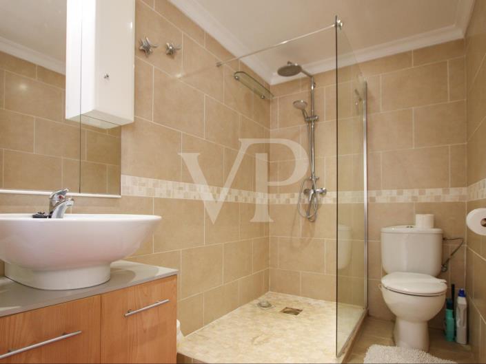 Image No.33-5 Bed Chalet for sale