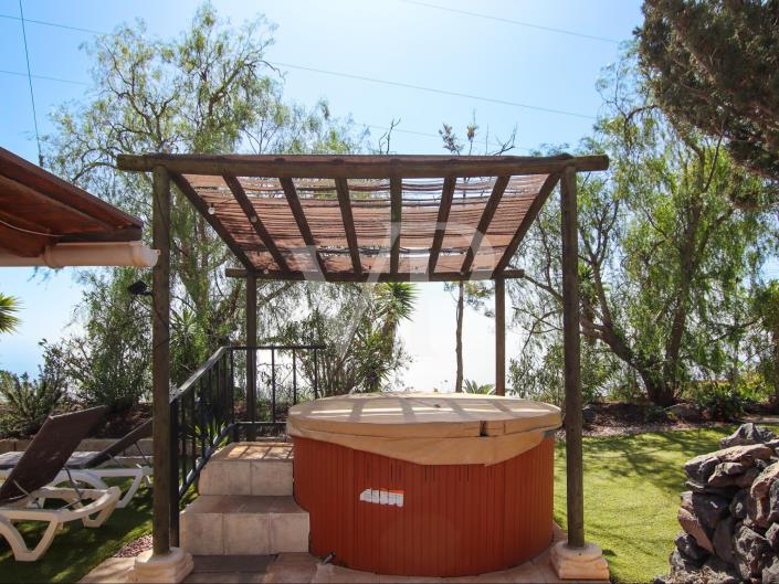 Image No.43-5 Bed Chalet for sale