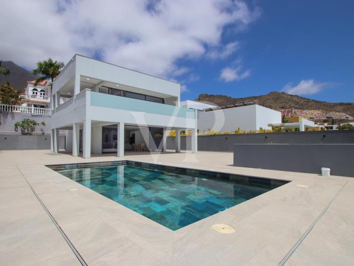 Image No.2-4 Bed Villa for sale