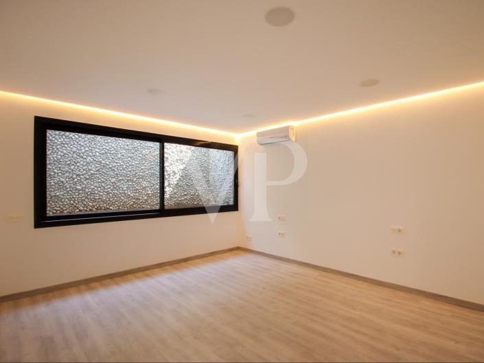 Image No.35-4 Bed Villa for sale