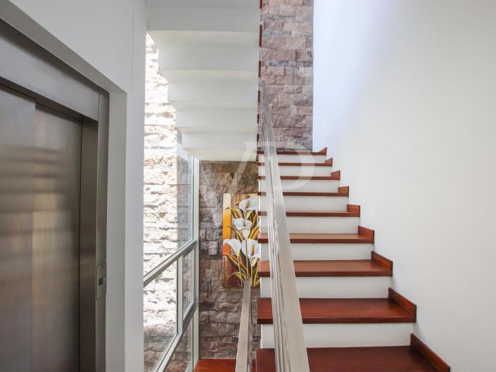 Image No.17-5 Bed Villa for sale