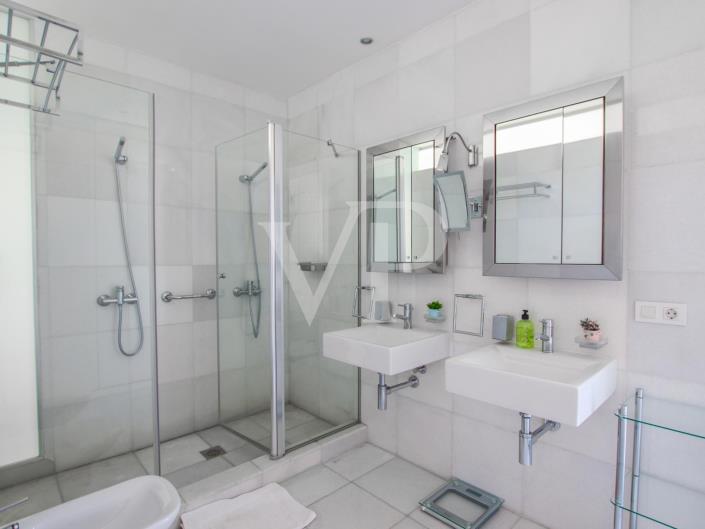 Image No.37-5 Bed Villa for sale