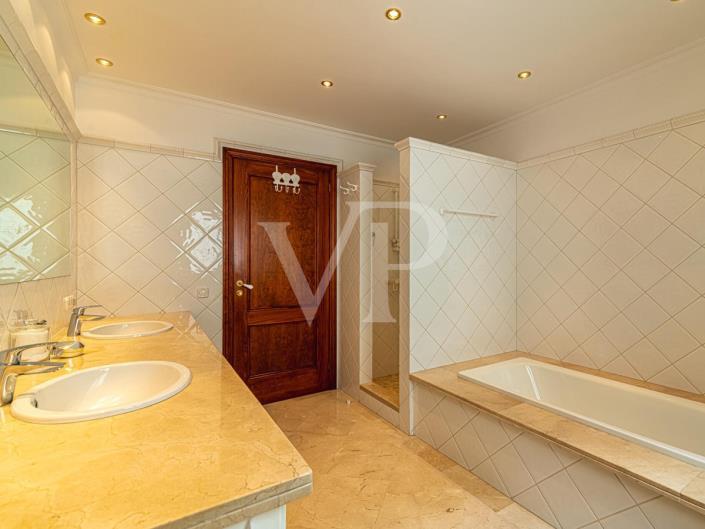 Image No.32-4 Bed Villa for sale