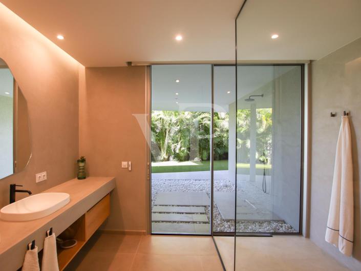 Image No.30-5 Bed Villa for sale